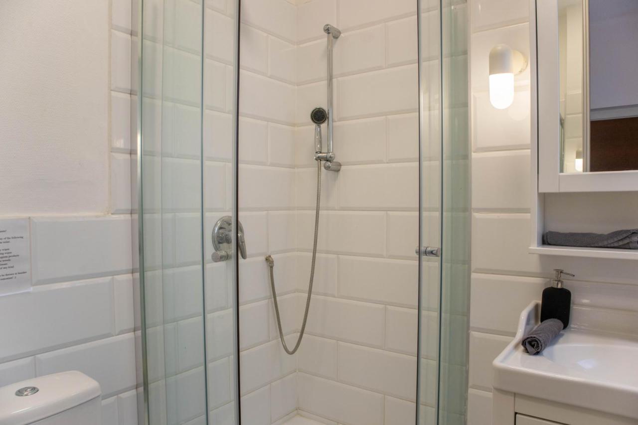 d.Five Irányi Apartment Budapest Esterno foto